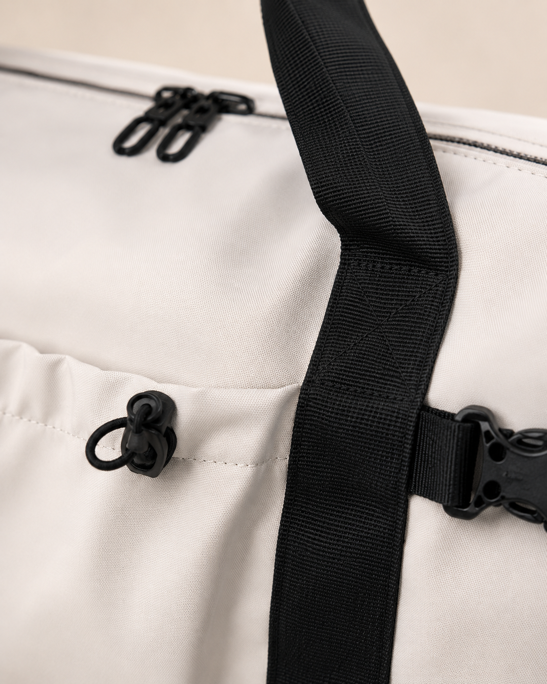 The Kensington Weekend Duffel – Cream Travel Carryall