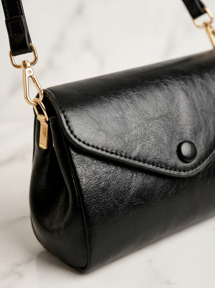 The Kensington Envelope Crossbody – Timeless Black Crossbody Bag – detail & texture